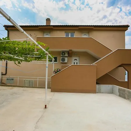 Intrada Apartment