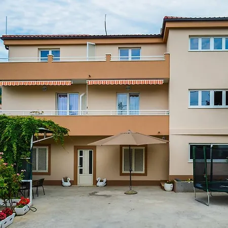 Intrada Apartment