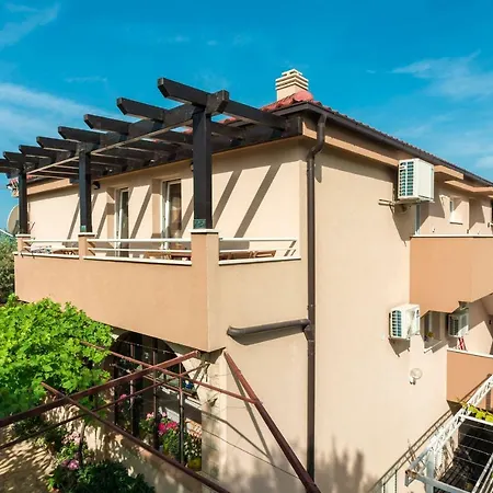 شقة Intrada بودْسْتغانا